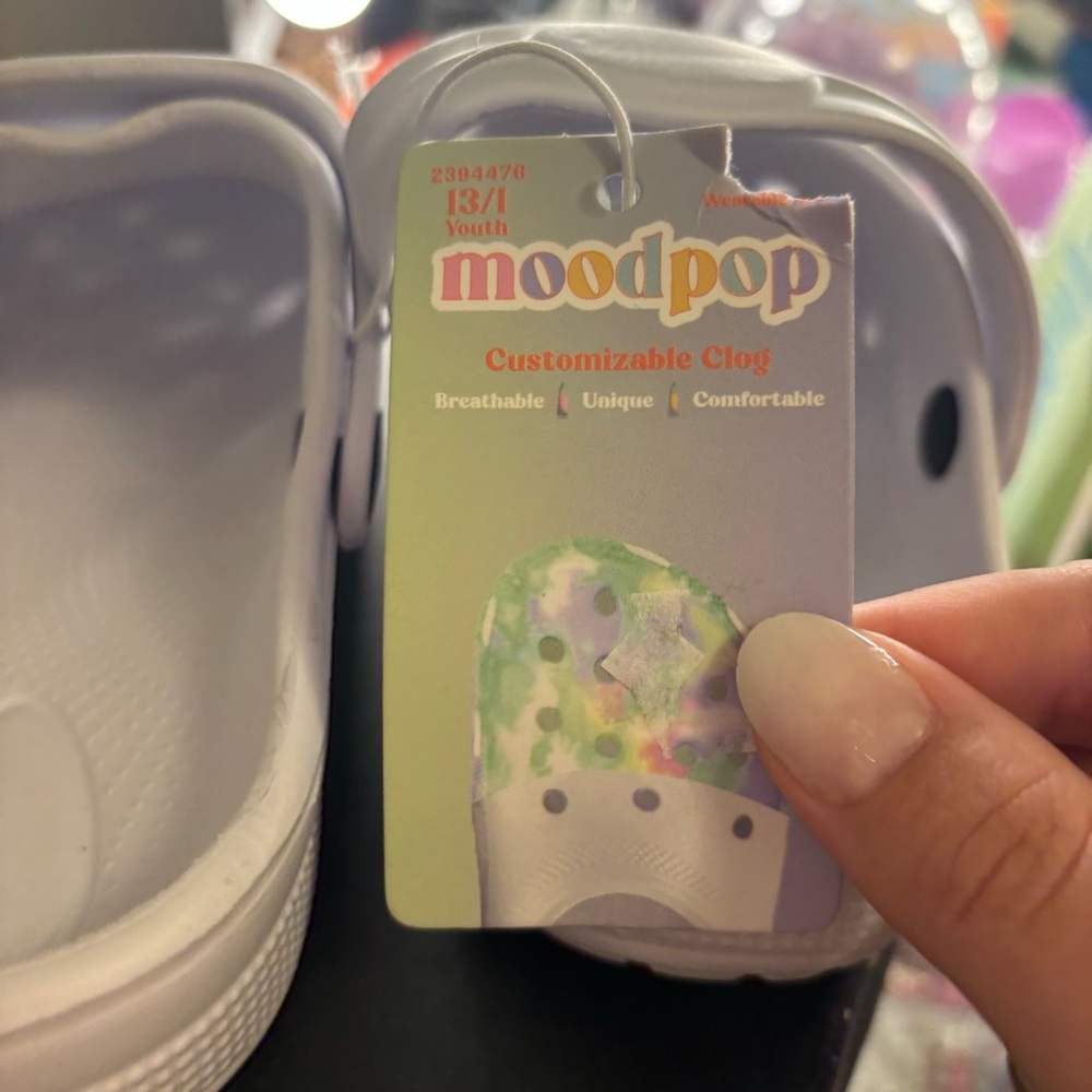 Kid’s White Clogs 13/1 - Picture 5 of 9